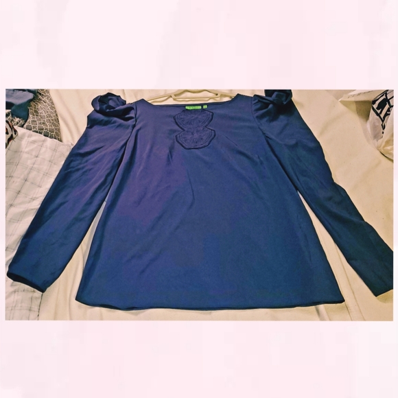 NWOT LOGO Instant Chic cold sholder flowy blouse - Picture 8 of 9